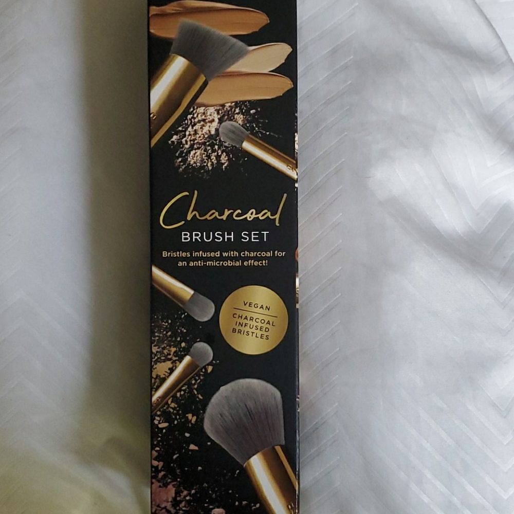 Brush set by billion dollar brushes